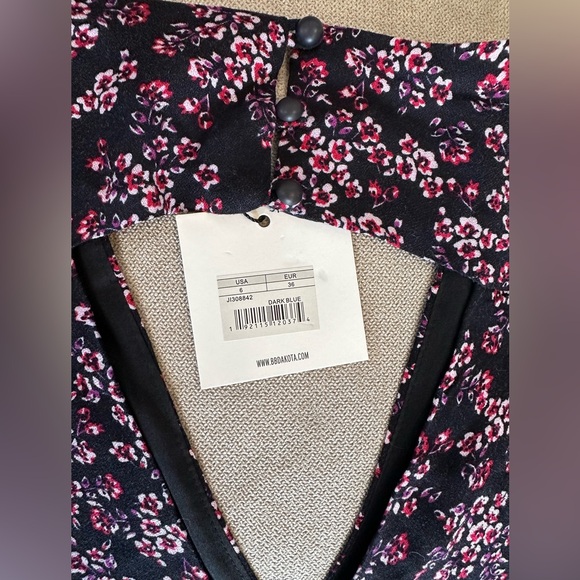 ✨NWT✨Jack by BB Dakota Swish Swish Floral Ditsy Navy Wrap Jumpsuit Women Size 6 - Picture 16 of 16